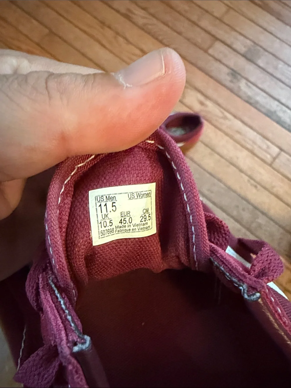 Vans Old Skool Sneakers in Burgundy and White